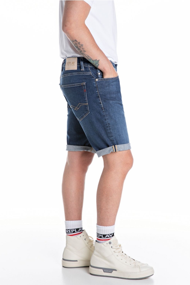 TAPERED SHORT MA981Y 000 573840 007